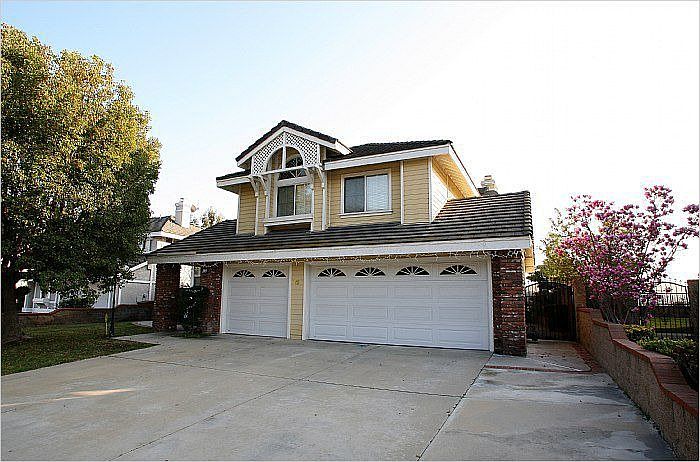 1st image of 209 Deerfield Dr