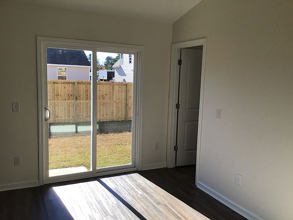 5th image of 1204 Dogwood Neck Dr