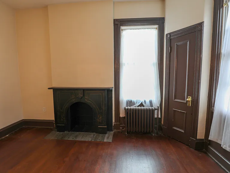 89 Green St #1 — Photo 11