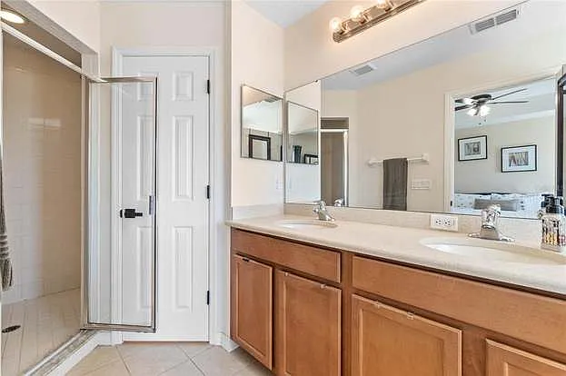 2817 Shady Willow Ln — Photo 11