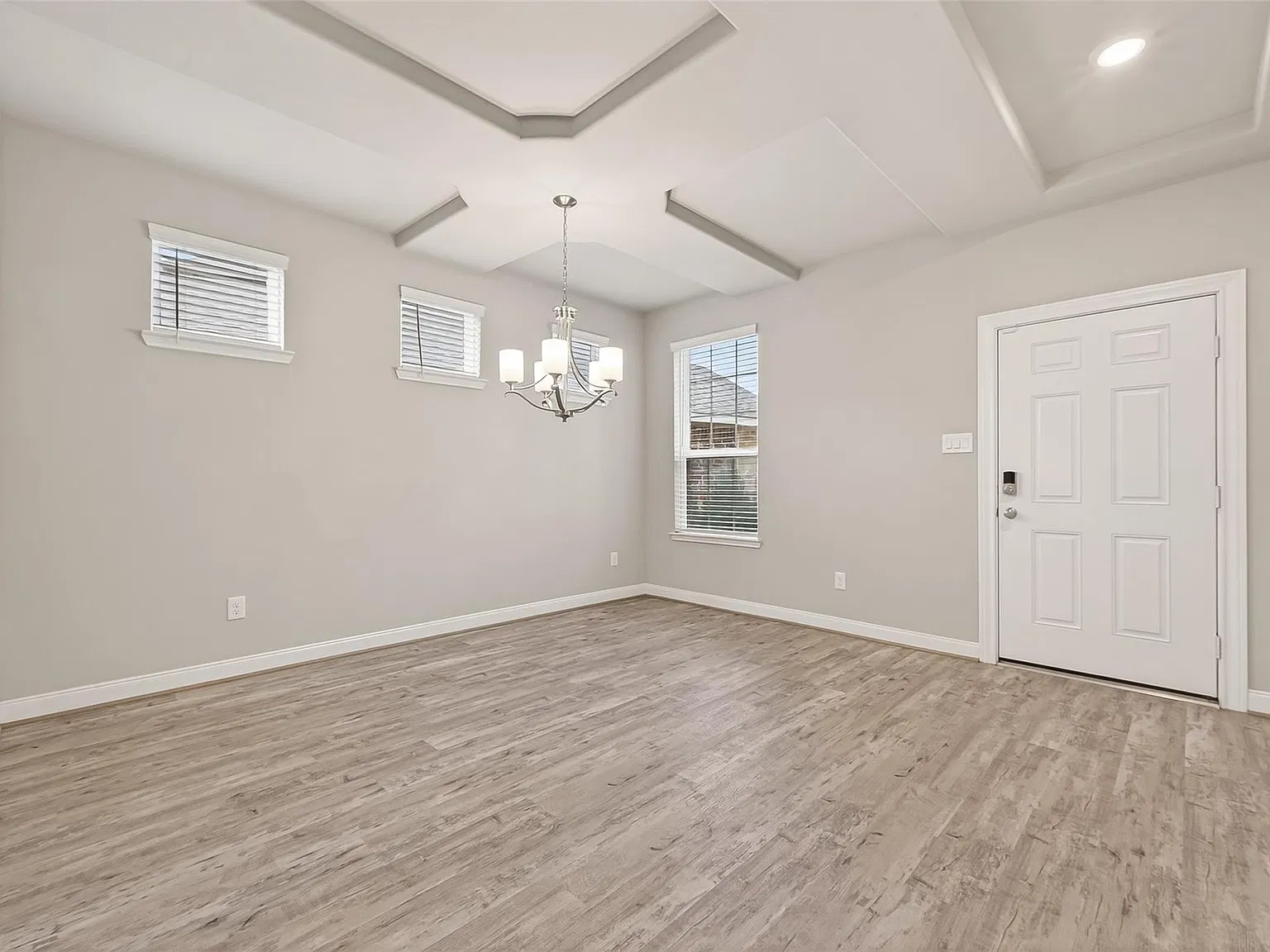 4 bed, 3.5 bath, 2805 sqft, $2,850 — Photo 4