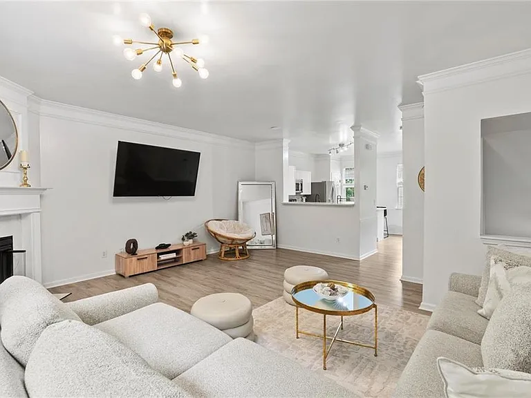 6720 Stoneleigh Way #9 — Photo 11