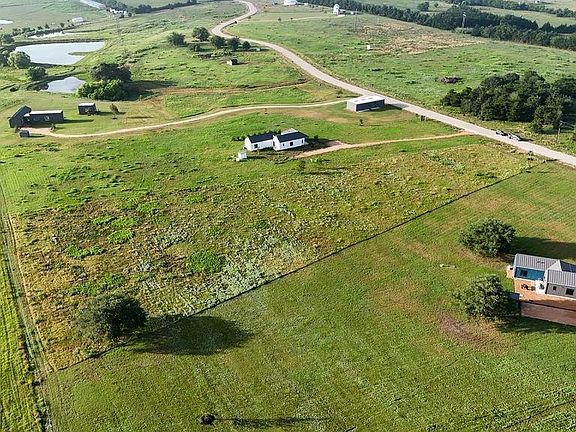 5th image of 334 Vineyard View Trl