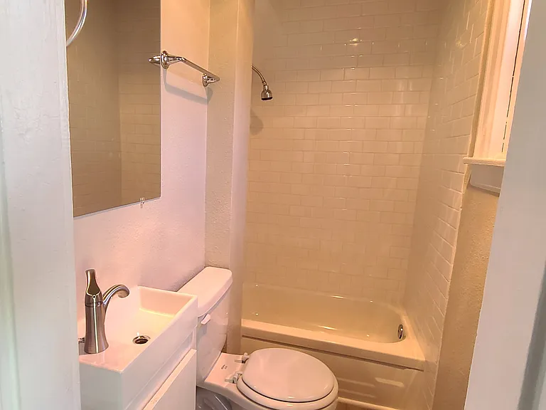 103 S 12th St #5 — Photo 8