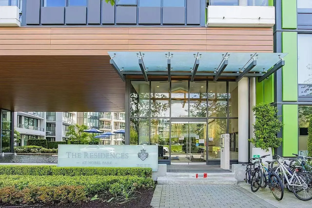 2 bed, 910 sqft, $3,850 — Photo 1