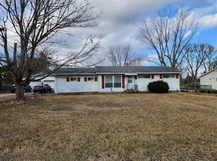 5 Calumet Rd, Decatur, IL 62521