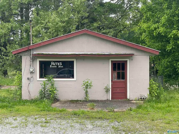 1510 Choctaw St, Cherokee, AL 35616