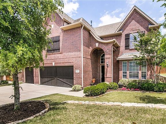 4th image of 1010 Pinehurst Dr