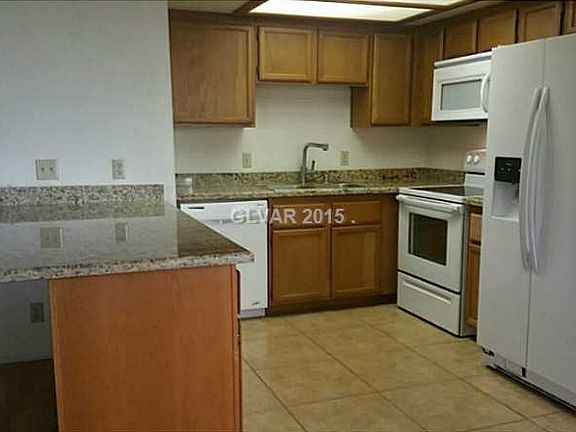 4th image of 937 Sulphur Springs Ln Unit 102