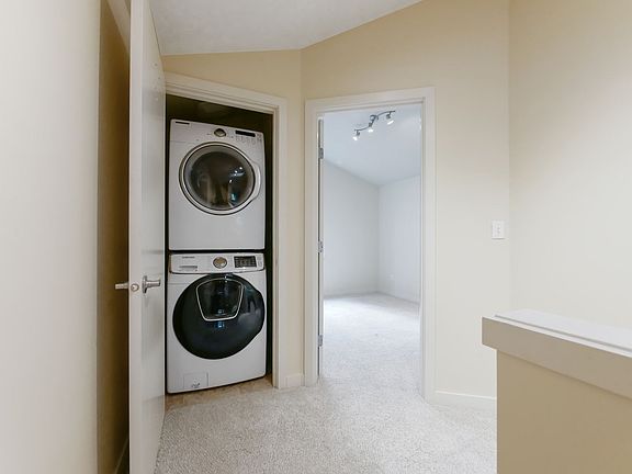 5th image of 12014 31st Ave NE #B