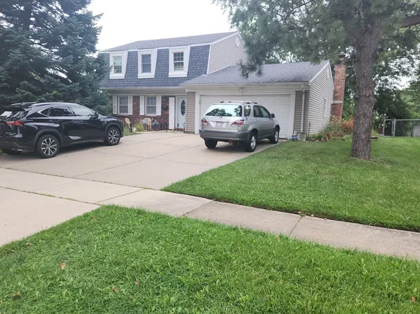 25 Emerson Dr, Schaumburg, IL 60194