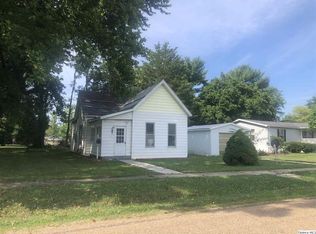 414 E Union St, Mount Sterling, IL 62353