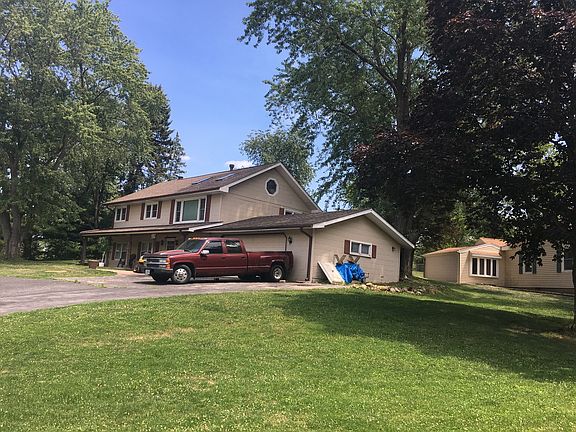 2nd image of 221 Pioneer Pl