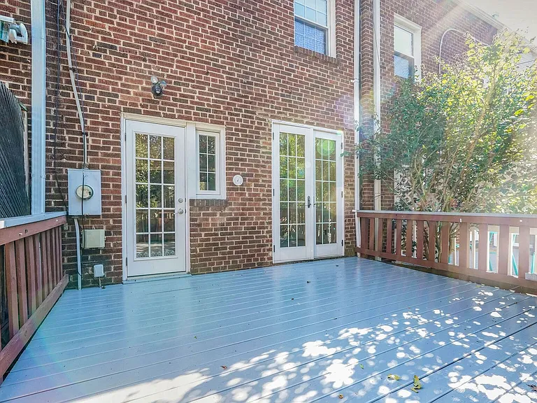 1126 Powhatan St — Photo 17