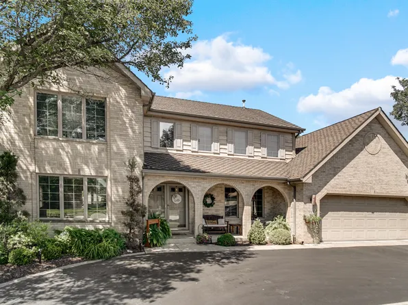 18410 Country Ln, Lansing, IL 60438