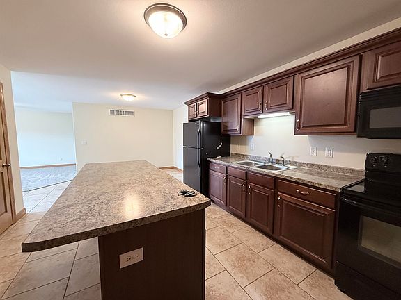 5th image of 579 Tanzanite Dr