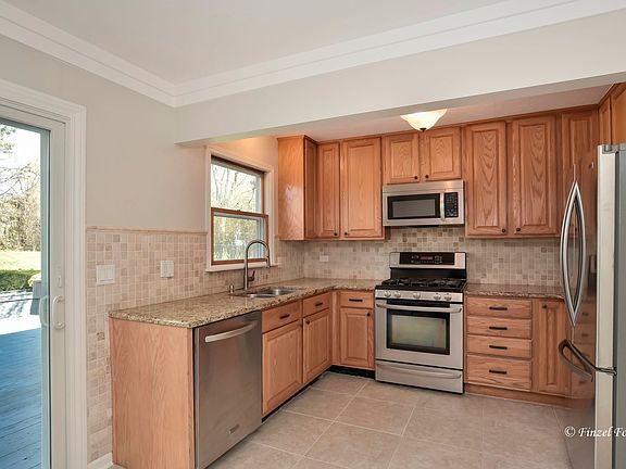 2nd image of 16 Sunrise Ln
