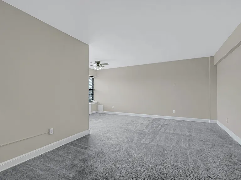 215 C Street Apartments — Photo 21