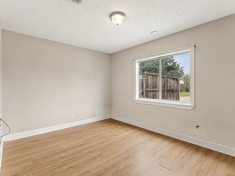 253 Teakwood Ln — Photo 15