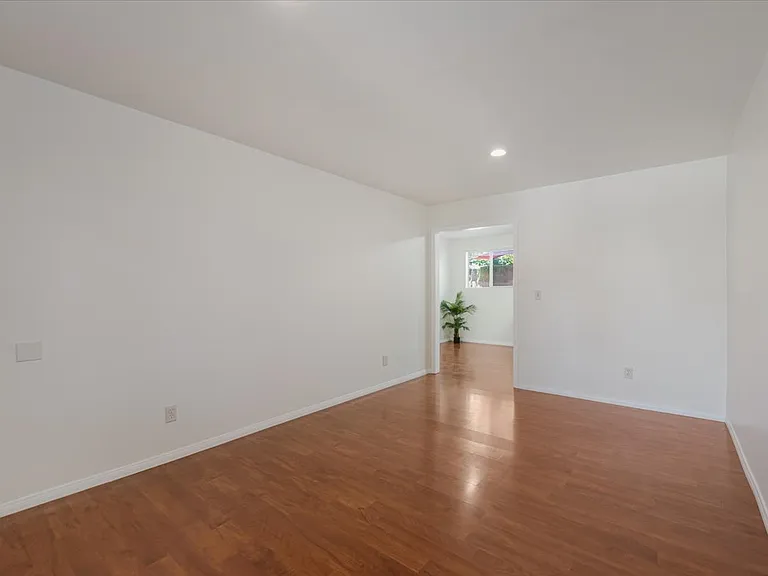 22521 Victory Blvd #B — Photo 3