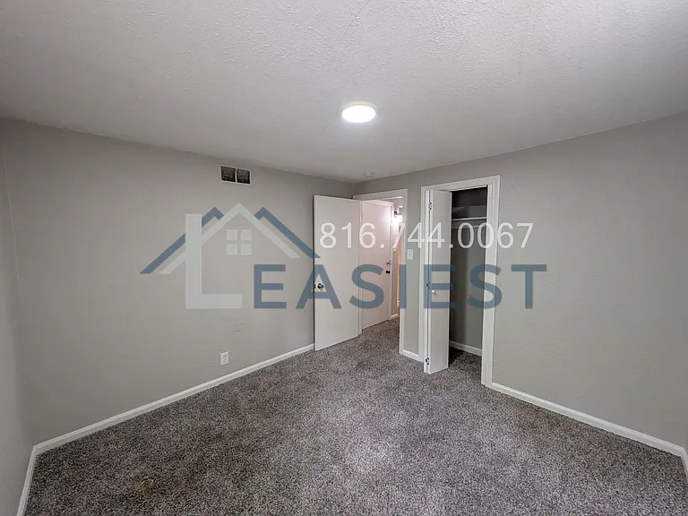 2129 E 77th Ter — Photo 19