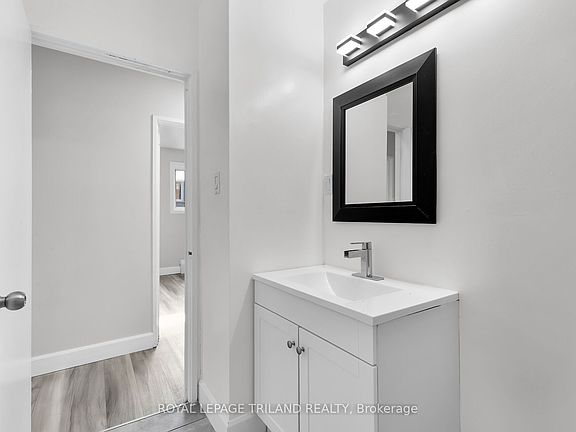 4th image of 1566 Allen Pl #2