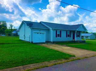 101 Gleaves Ln, Oak Grove, KY 42262
