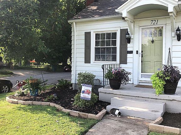 2nd image of 721 Hill Ave