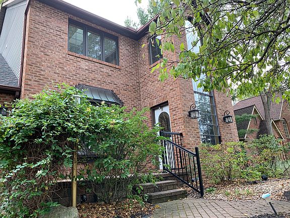 3rd image of 5660 Pheasants Walk Dr
