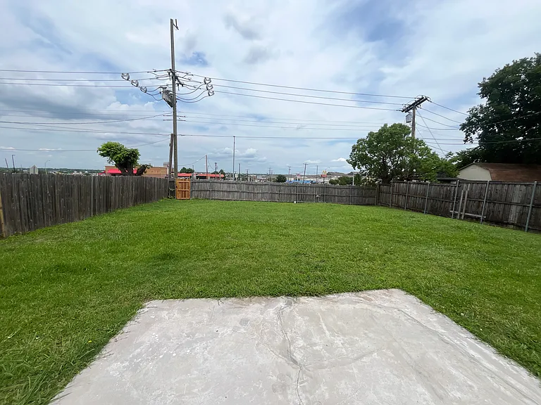 112 Derby Ln — Photo 18