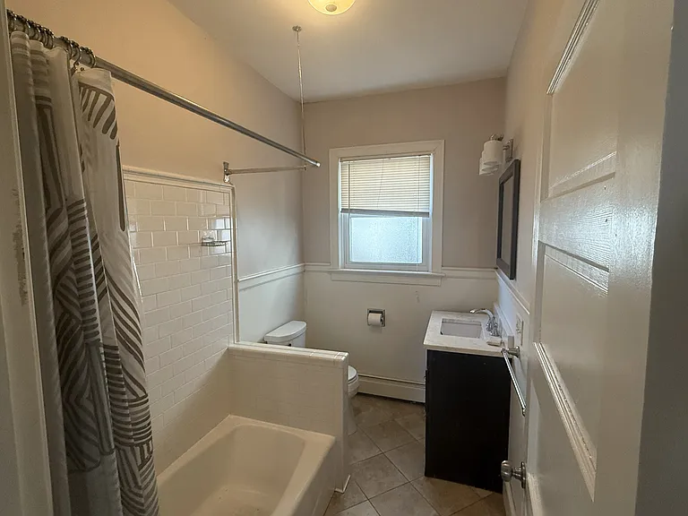 116 4th St #1 — Photo 6