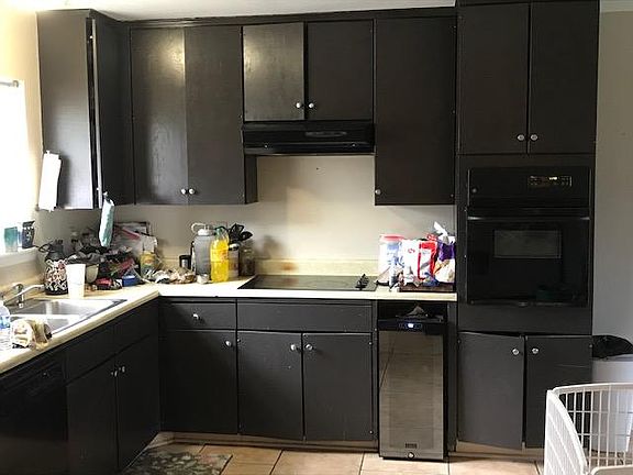 4th image of 2102 Pear St
