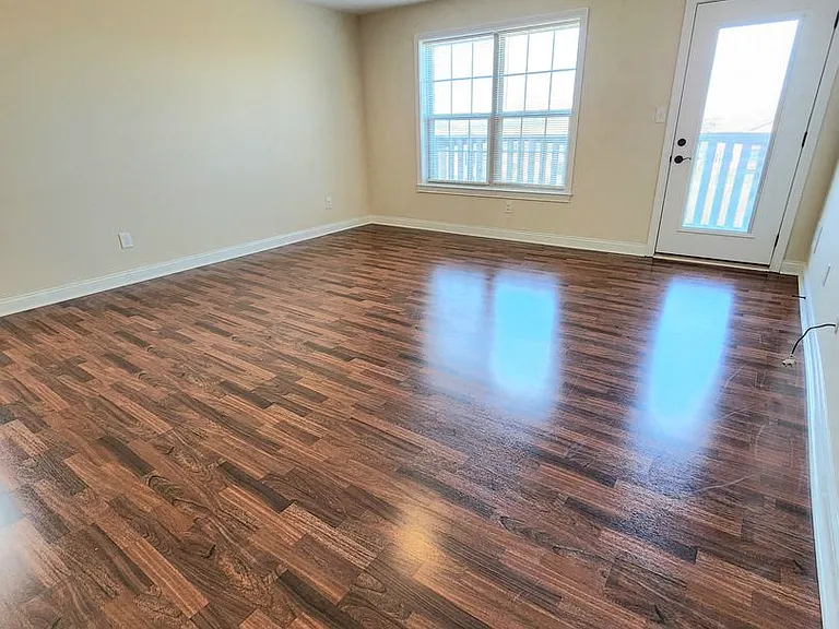 Twin Lakes Apartments — Photo 13