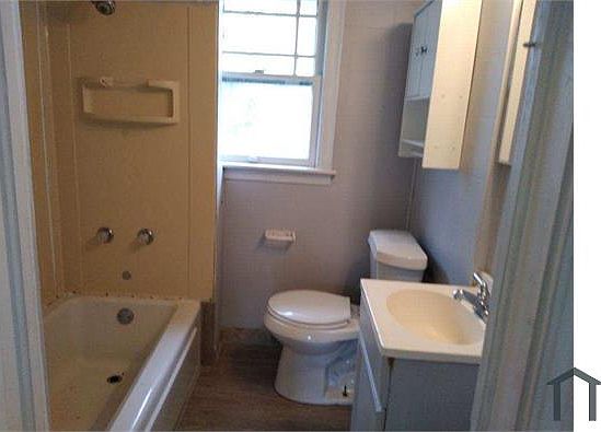 5th image of 118 Carnegie Ave #B