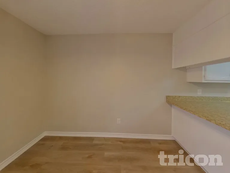 1020 Almond Dr — Photo 7