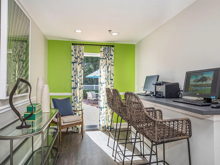 Reserve at Lakeland Apartment Homes — Photo 15