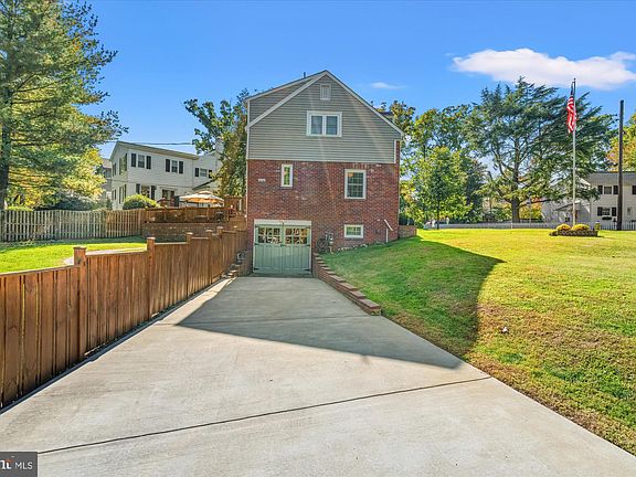 3rd image of 816 Chalfonte Dr