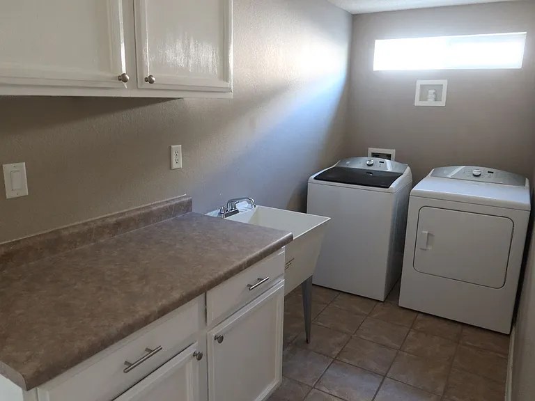 943 Via Descanso Dr — Photo 18