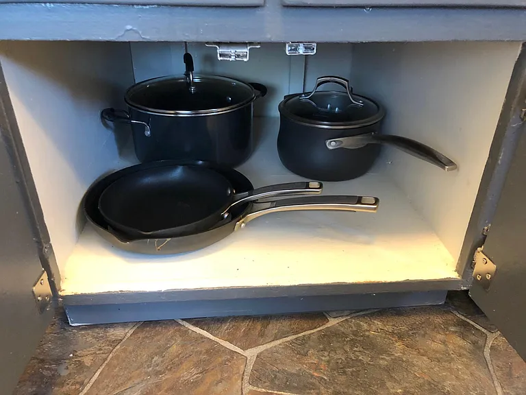 cooking pots