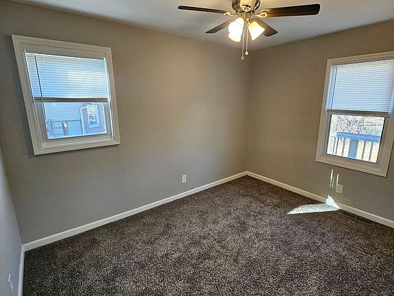 4th image of 7139 NE 52nd St