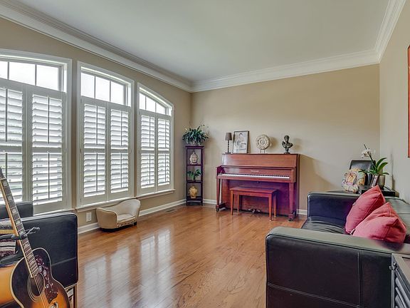 5th image of 8177 Middlewick Ln