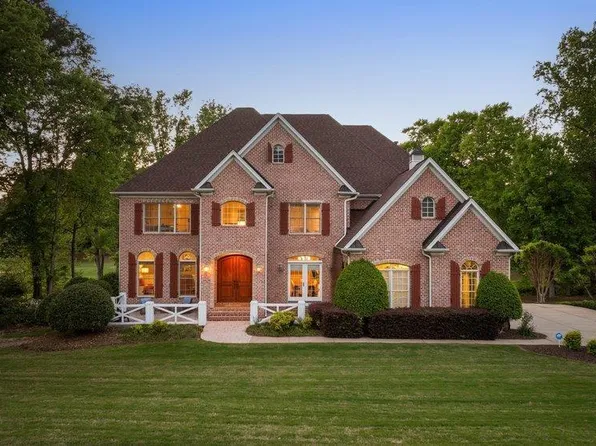 394 Crepe Myrtle Dr, Greer, SC 29651