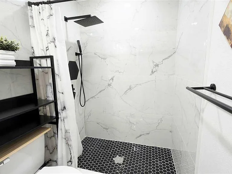 1414 E Harding St — Photo 22