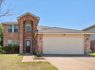 2139 Hacienda Ct, Grand Prairie, TX 75052