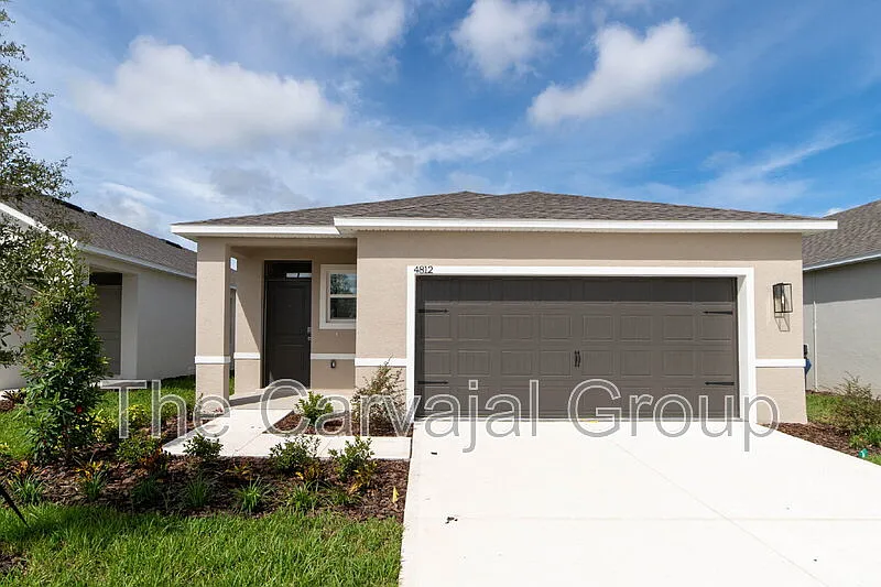 4 bed, 2.0 bath, 1665 sqft, $2,300 — Photo 1