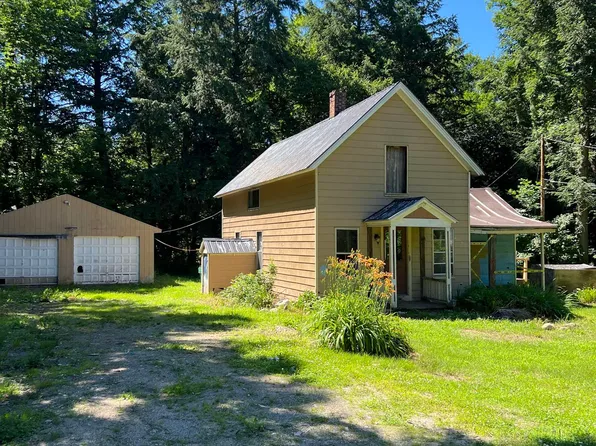 15 Walker Road, Springfield, VT 05156