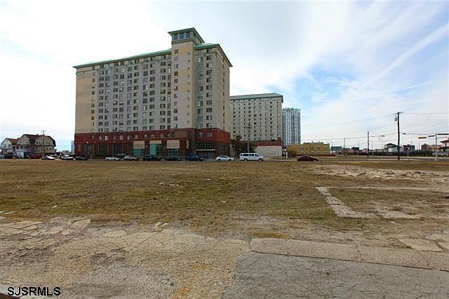 2nd image of 108 S Seaside Ave