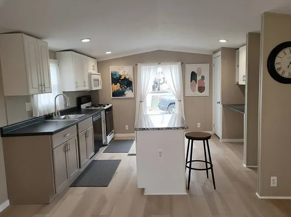 Keego Harbor, 3170 Orchard Lake Rd #Elm, Keego Harbor, MI 48320