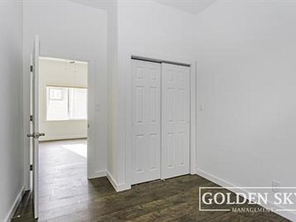 5th image of 820 S Hackley St