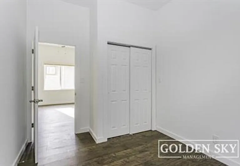 820 S Hackley St — Photo 5